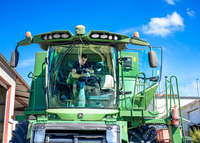 moisson-1 Barley harvesting at Rozelieures, where locally grown grain is carefully collected for use in the distillery’s single malt whisky production.